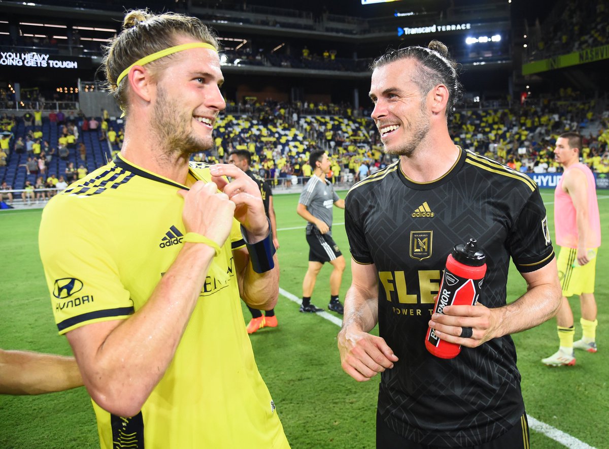 Gareth after the match 🔥🤝 #GarethBale #MLS #Wales #Debut #LAFC