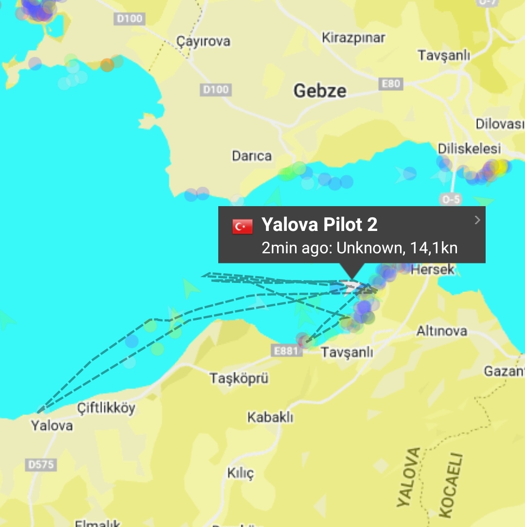 gemitrafik's tweet photo. Acı kayıp!
#Yalova Çiftliköy demirleme sahasındaki bir #tankere yanaşan "Yalova Pilot 2" isimli bottaki #kılavuz #kaptan "Cafer Kıribrahim", henüz belirlenemeyen nedenle #pilot çarmıhının 3. basamağından denize düşerek #boğulma sebebiyle hayatını kaybetmiş. 😥 https://t.co/WRkVAqWDZm