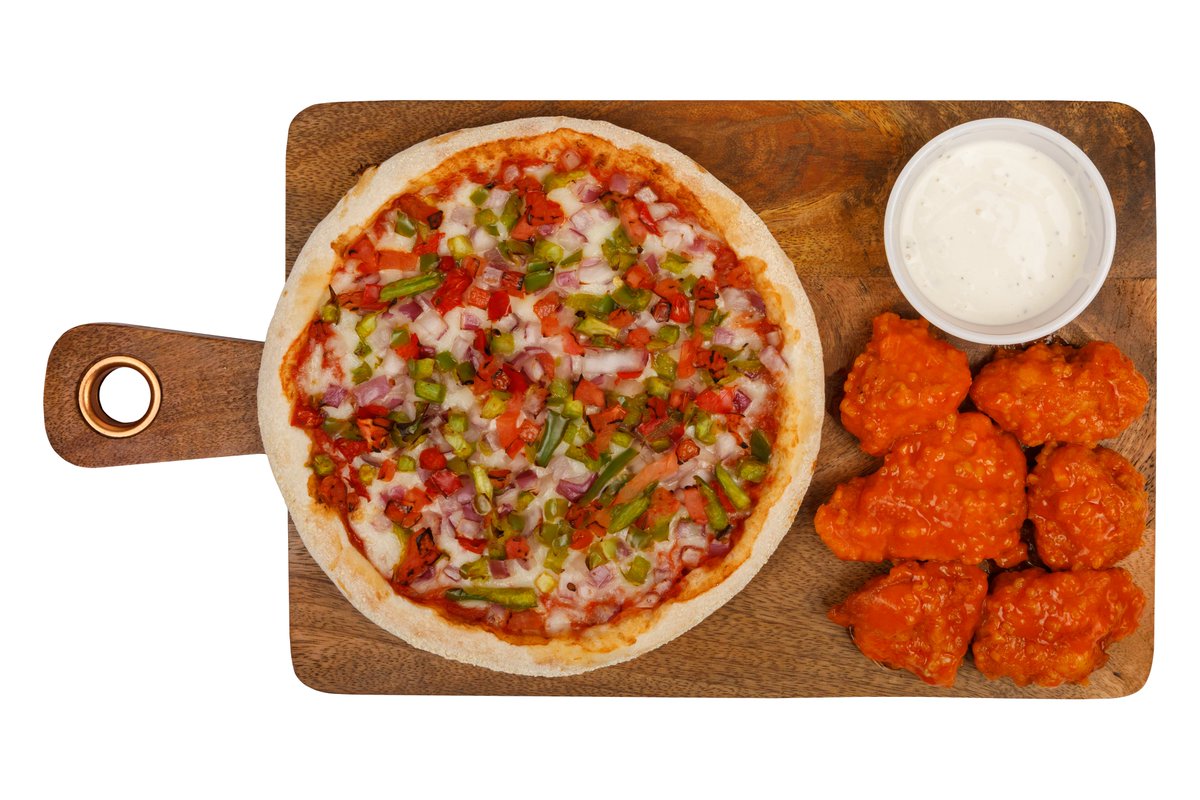 IL_Primo_Pizza's tweet photo. Kick off the week with for Lunch or Dinner!
 
Grab our Lunch Combo where you can get a Mini Cheese Pizza and 6 Wings for only $13.99!

Today and tomorrow we also have our Medium Cheese Pizza with 1 Topping for only $8.99!

Hope to see you today! https://t.co/WhuY0vaUmm