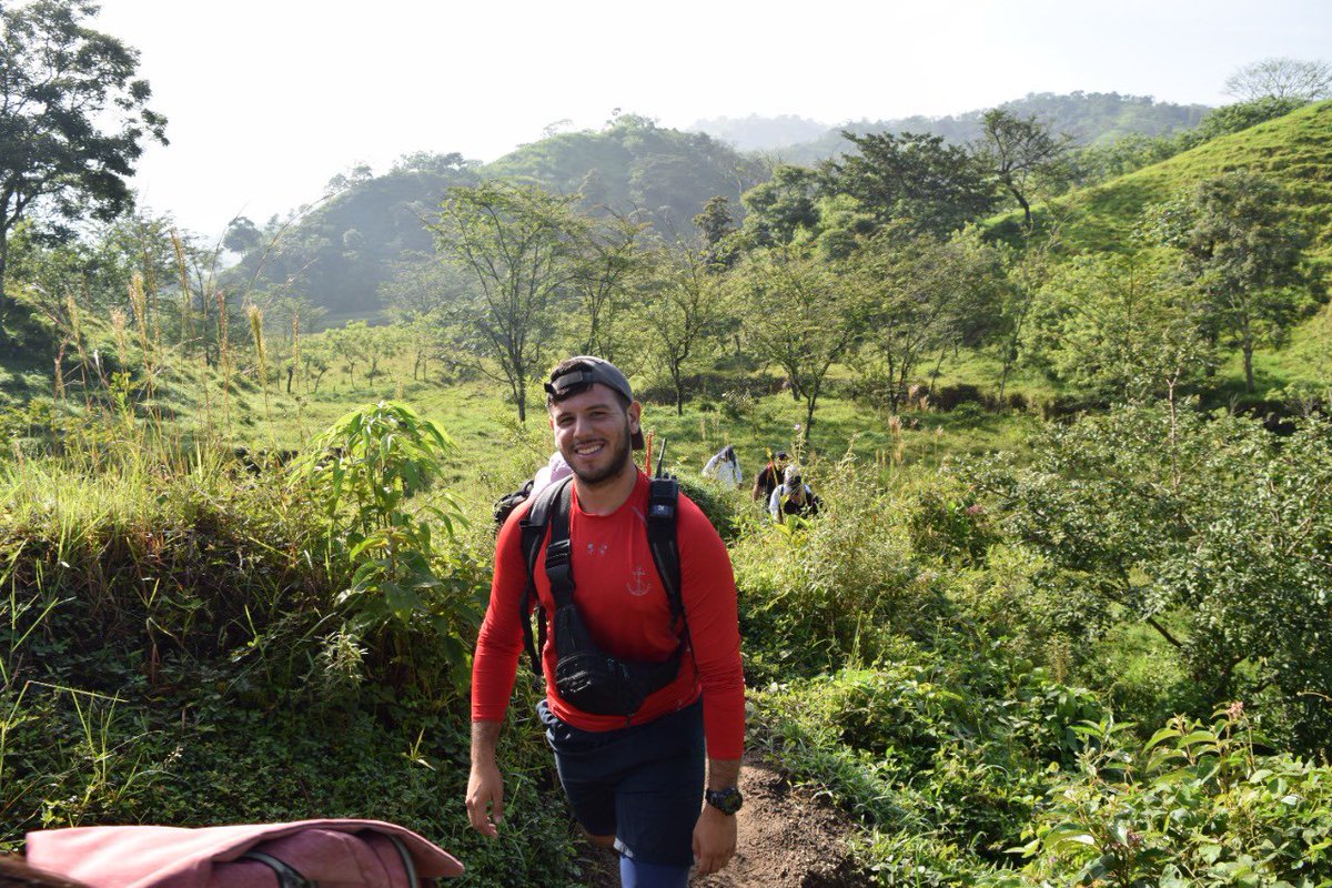 JorgeBarraganL's tweet photo. Cuando tu pasión, se convierte en diversión, momentos memorables y negocios.
#Thorito mi Montañistas Jr.
#TeamCare #TravelCare #InitialCare
#EscuderiaBarragan https://t.co/ueC09SAcRG