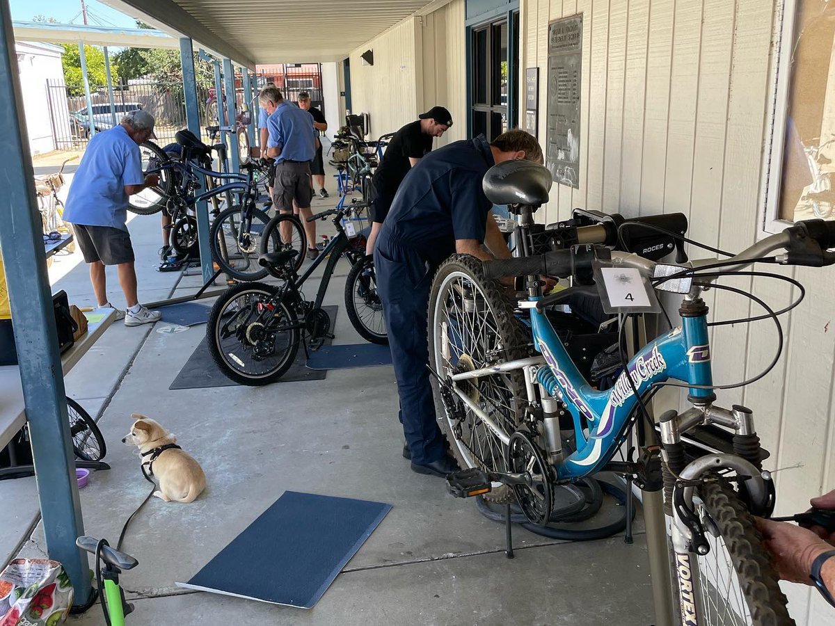 sacbike's tweet photo. Shout out to our mechanics for fixing 60 bikes at Project Activation Meadowview in 3 hours, in some pretty punishing heat! We are thrilled to keep South Sac residents rolling! @officialSCUSD 
#bikesac #bikesouthsac https://t.co/QKZSU0JkLM