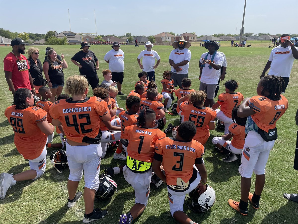 TruthFootballM1's tweet photo. #truthfootballok 9U went 2-0 In Desoto #WesJohnsonMemorialShowcase @BattleSportsCo @YouthFootballN1 https://t.co/HpwuVdTtPI