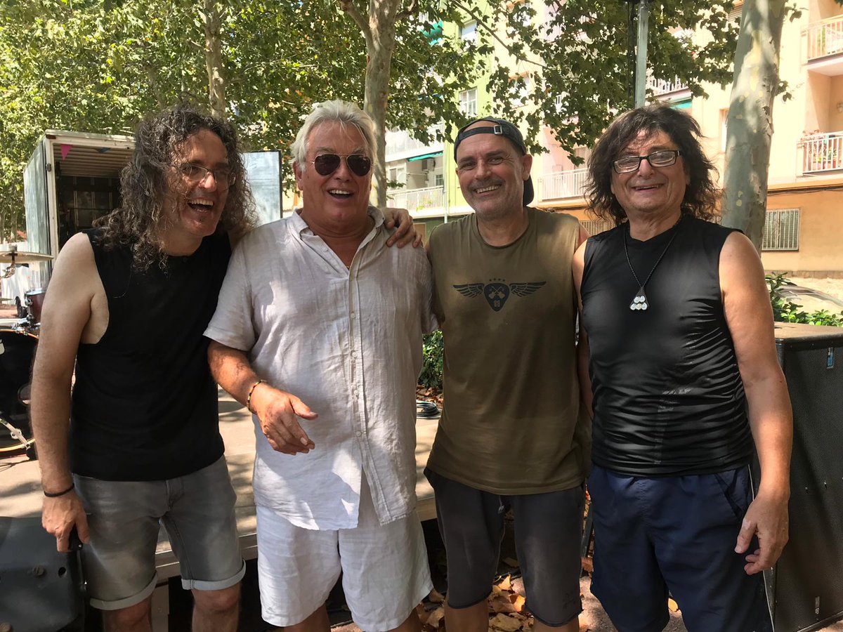 TempoGirona's tweet photo. AGENDA SETMANAL (2/3)
Dijous 21 a les 20:30h amb @danperalbo14 i #elcomboi
Divendres 22 a les 20:30h amb #Rumba4G
Divendres 22 a les 21:30h amb #ohwell
ACCÉS GRATUÏT📢
#tempogirona
#festivaltempo
#gironacultura
#girona
#festivalsgirona https://t.co/hDj764l25f