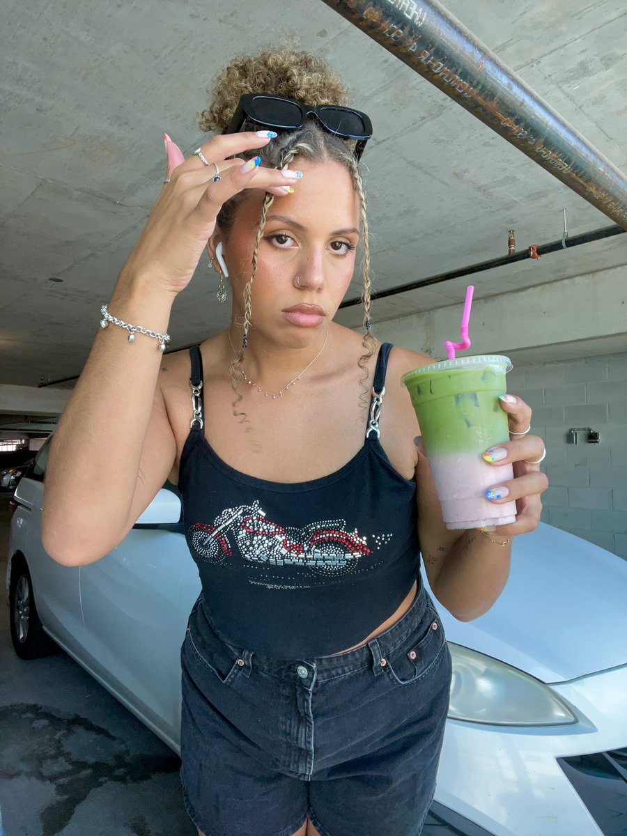 KFronabarger's tweet photo. putting these here too bc i felt cute https://t.co/hdpJLRPrMH