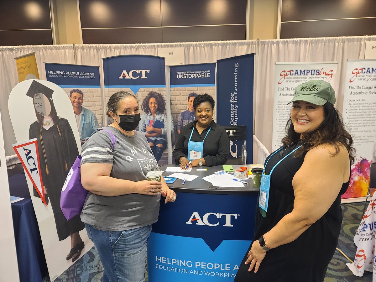 neeleelew's tweet photo. Meeting fantastic counselors (Cynthia Ramos & Robin Viso) at NCCEP. #ACTEquity with Linda Guidry. ##Gucon https://t.co/g7bjiV8qPp