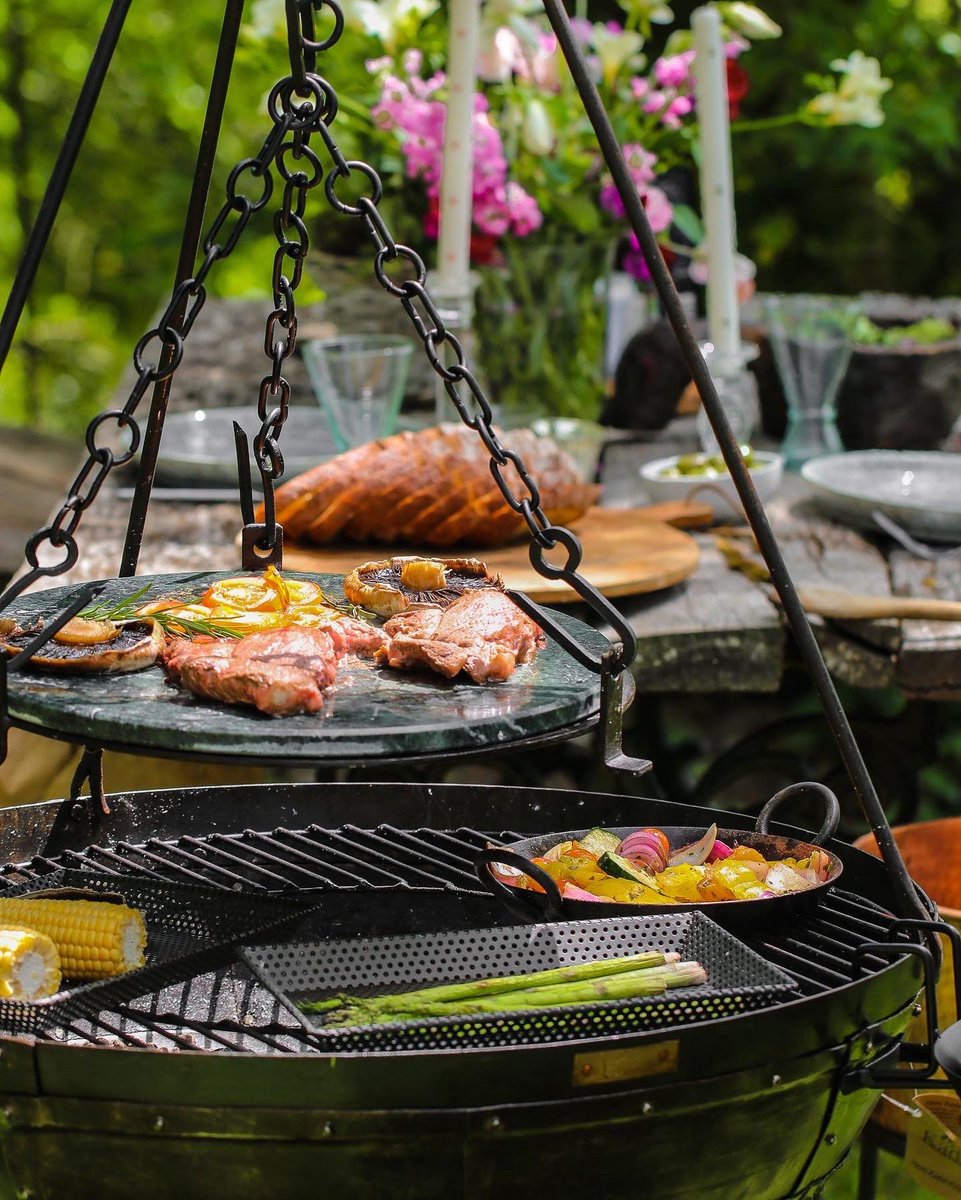 Summer heatwaves call for Wild Dining with Kadai 🔥🌺🌻 #kadai #kadaifirebowl #BBQ #garden #Heatwave2022 #summer #outdoors  Kadai.com