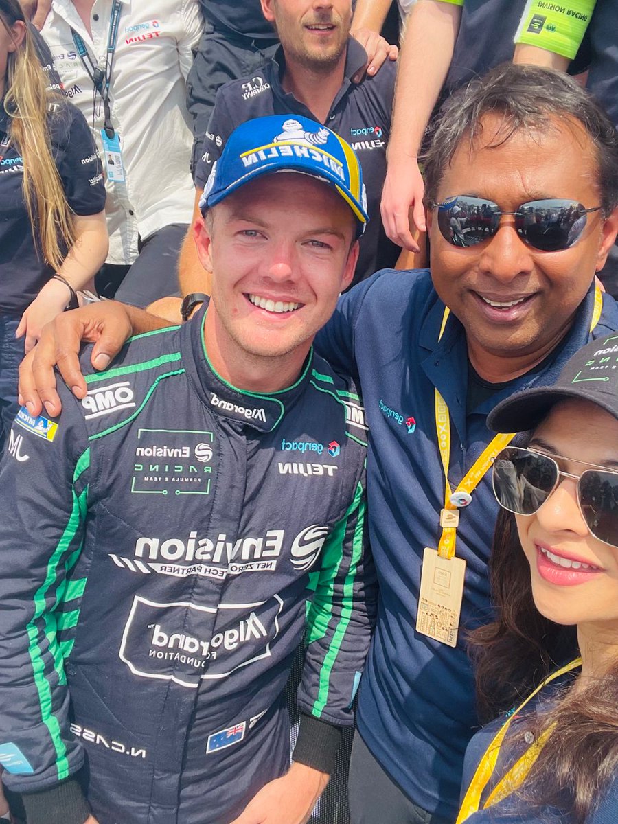 What an amazing day at the #NYCEPrix #FormulaE this weekend with <a href="/NickCassidy/">Nick Cassidy</a> #1 and Robin Frijns. Lots of excitement with unexpected rain, collisions and chaos. Rare treat to have been here !