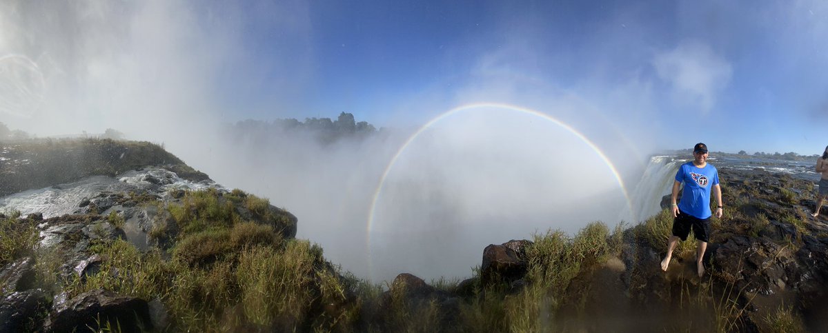 Therealtiger03's tweet photo. Heaven on earth! #angelspool #victoriafalls https://t.co/kCB9WMLtcU
