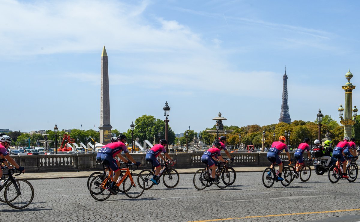 LeTour's tweet image. 💛 Congratulations to @TheTour21 team who arrived in Paris yesterday after completing the full Tour de France route, one week ahead of the professionals, as they aim to raise £1million for @CureLeukaemia 👉 bit.ly/3cpf3SD

More info 👉 bit.ly/3Pxs4ba

#TDF2022