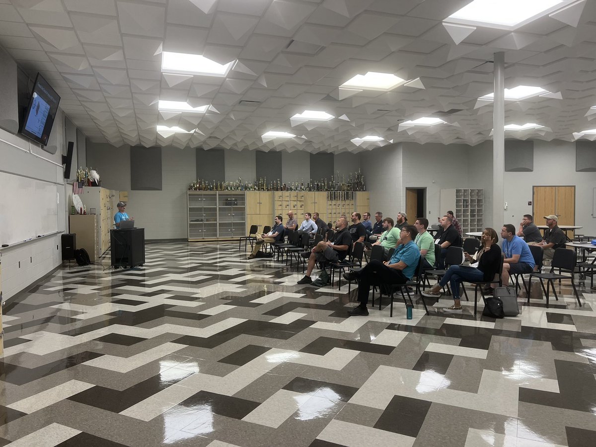 MidwestTechTalk's tweet image. Breakout sessions in progress #mwtt #mwtt2022