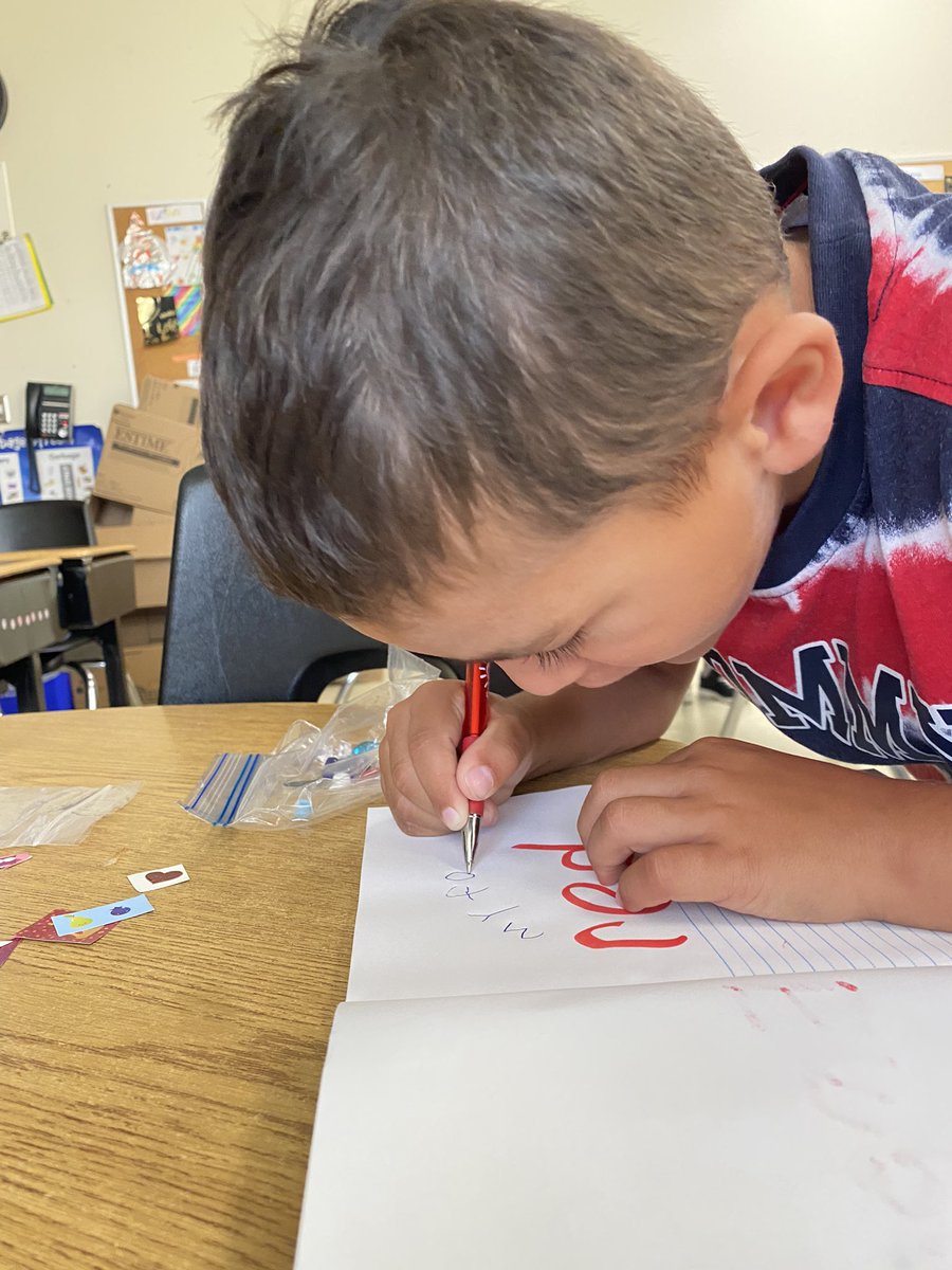 Journal writing today!  “What is your favourite colour? Why? <a href="/m13macdonald/">Miss. MacDonald</a> <a href="/ClaraHowitt/">Dr. Clara Howitt</a> @MlleParaschak <a href="/LauraBa06241838/">Laura Bates</a> <a href="/gecdsbpro/">GECDSB PR</a> <a href="/dannunzioFDK/">Chris D'Annunzio</a> #campwonder #GECDSBSLP2022