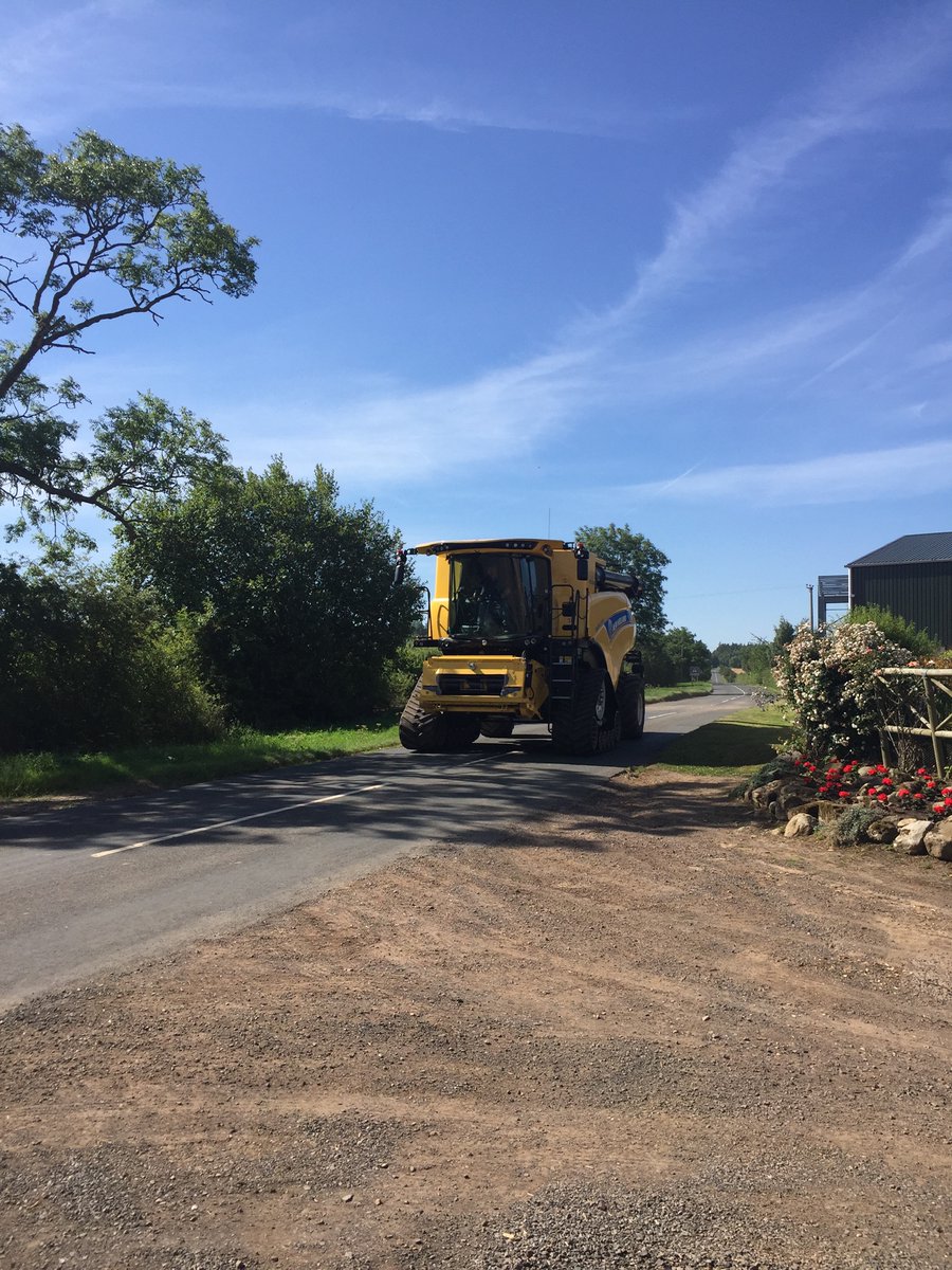 theArches1's tweet photo. Combines are go! https://t.co/oREP6hHRpG