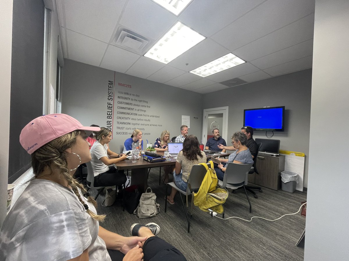TPG_Real_Estate's tweet photo. “Talk to your future self often, while surrounding yourself with good company in the present.” 

Great Mastermind meeting on this gloomy Monday morning with the awesome Mike Schoonover , Amy Dixon and Ethan Rapier !

#KellerWilliamsRealtyConsultants #ThePaxtonGroup #TPG https://t.co/SJE7Wk49Bc