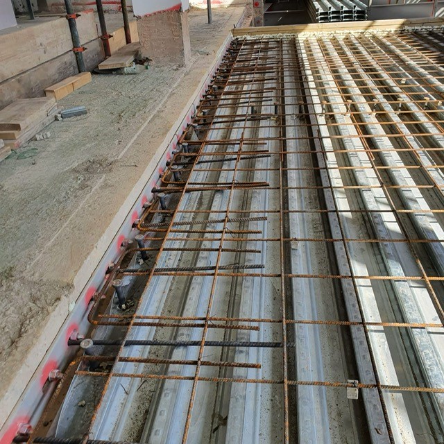 ShacaConstruct's tweet photo. New slab extensions prepared and ready for concrete to be installed, once the weather cools down.

#shaca #construction #structuralalterations #concrete #slabs #reinforcement #londonconstruction #loveconstruction https://t.co/eNwt9LEHEy