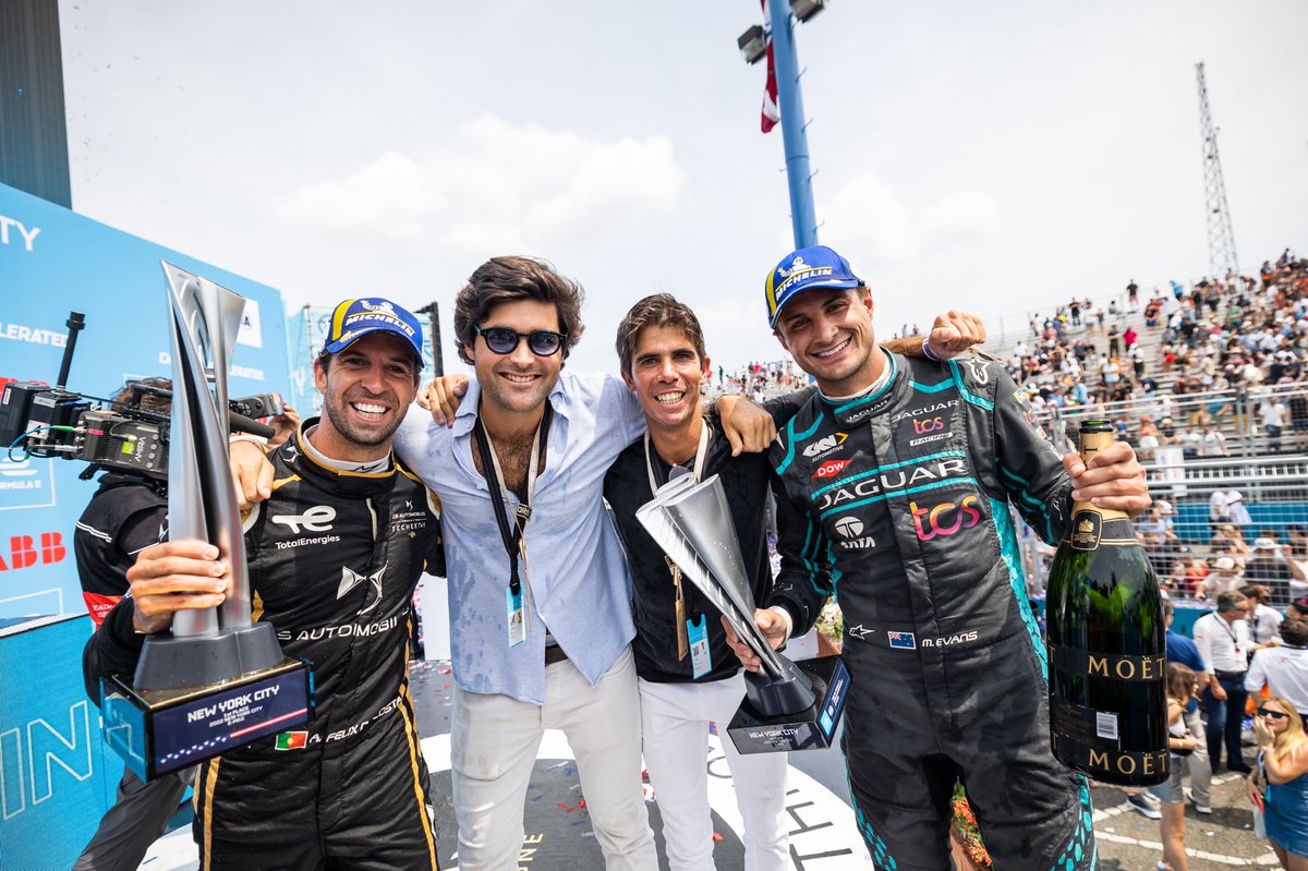 Moments like these make us proud - the 4 founders of @ApexCapital_ celebrating a win and double podium for our founders @afelixdacosta and @mitchevans_ at the New York E-Prix of the @FIAFormulaE World Championship. This winning mentality is what we are all about! #APEX