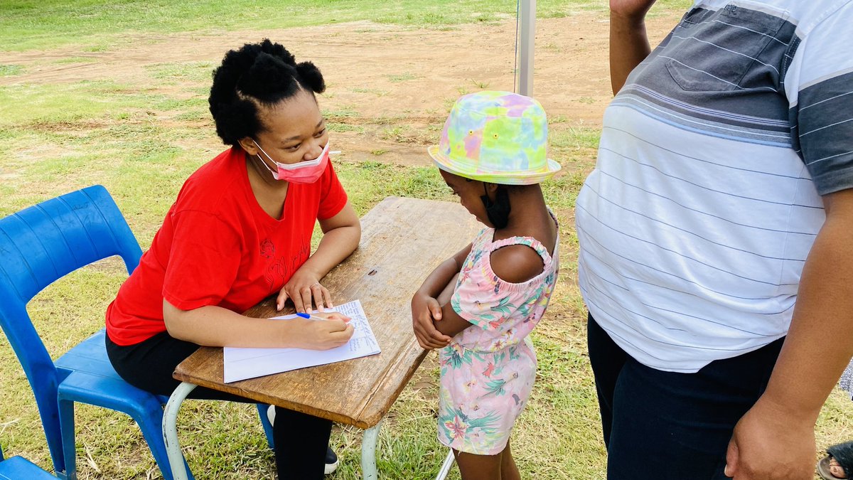 Moabelofarm's tweet photo. Moabelo Foundation, We are the community, community is us #MandelaDay2022 #SaveSoil @FoodForwardSA @ftfa @Shoprite_SA @DALRRDgov_ZA @EmfuleniLM https://t.co/XbQ4T956No