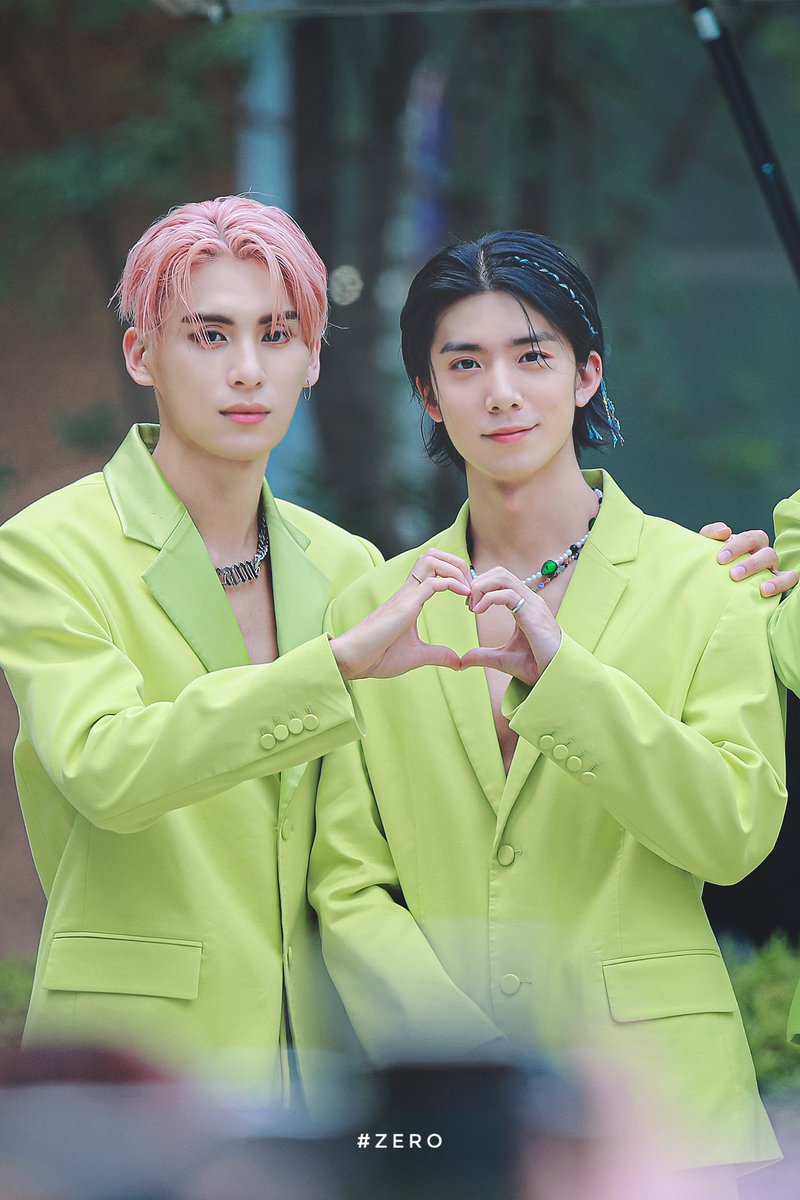 T990511's tweet photo. 💚💙 https://t.co/TV5jjVRktZ