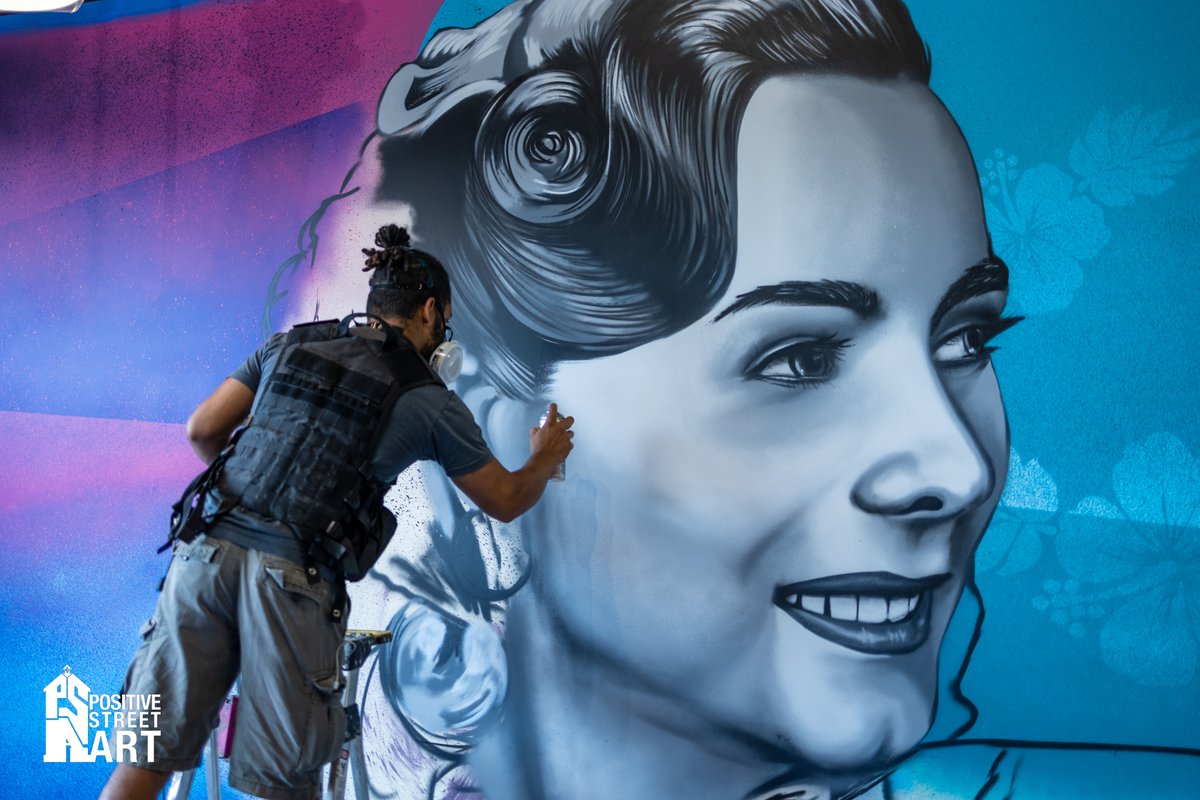 PoStreetArt's tweet photo. The weekend work continued yesterday at California Burritos Amherst while we sprayed some more detail into our characters and backgrounds!
πΈ Chris Boncoddo
#spraypaint #urbanart #murals #streetart #positiveart #restaurants #californiaburritos #themedmurals #cantinflas #movies https://t.co/eywIZz0EYt