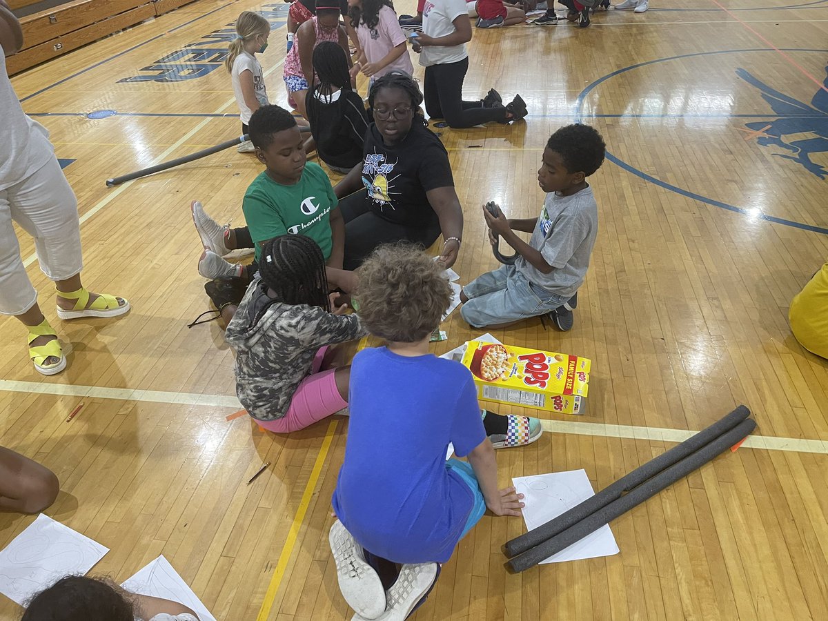 mrspanozzo's tweet photo. So proud of our students’ engineering talents! Making roller coasters under the guidance of our Homewood Science Center during Flossmoor Sd 161 Summer Academy! So impressive! Learning =Fun! Great teamwork! 😄👍🎢 @D161Supe https://t.co/WqN18cNpy8