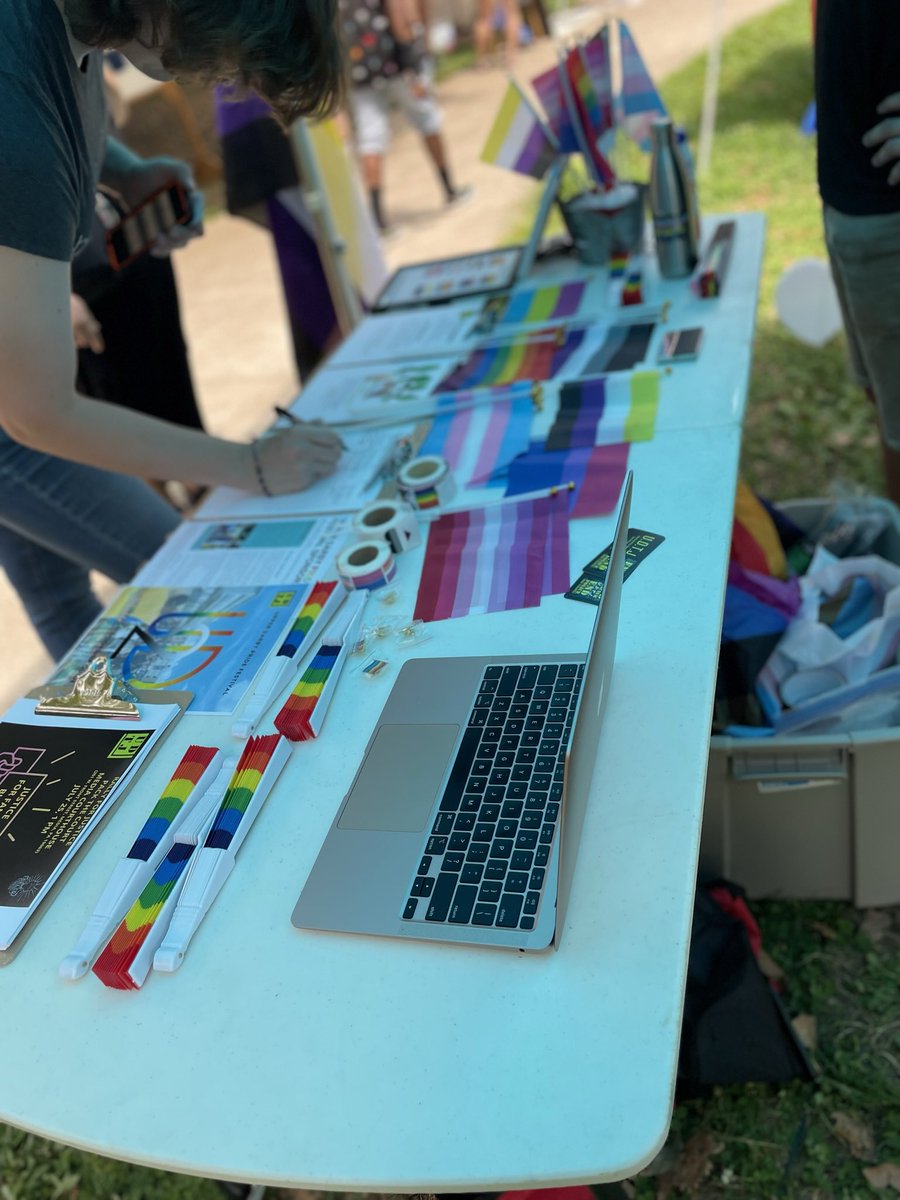 UDTJ7's tweet photo. Thank you to @phillytransmarch for such a wonderful event! We had a blast and interacted with so many great folks. Looking forward to the next event! #nonbinarypeoplesday #nonbinarypeoplesdaycelebration #phillytransmarch https://t.co/yir4BtbFXk