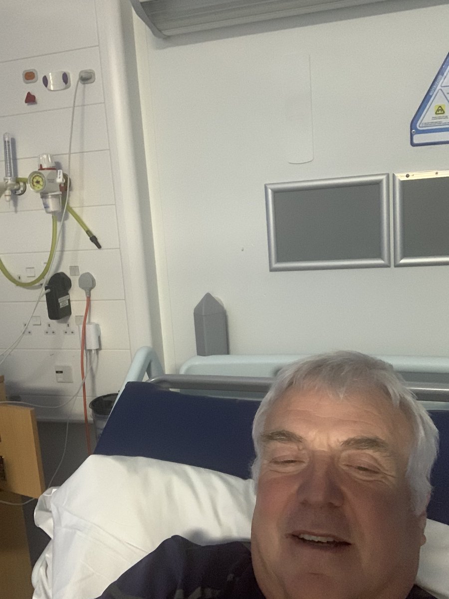 mikepford's tweet photo. @laura_skaife @HotelServices6 @nicholajhunter @cnepatricia @StrongKaron @StewartNimmo1 Many thanks, wonderful service here on #tilney ward #teamqeh thank you @TeamQEH ππ https://t.co/Mc6zzNoac7