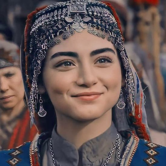 zumruduankayim's tweet photo. 🤍🌟 #BalaHatun #KuruluşOsman #ÖzgeTörer

-#KuruluşParodi- https://t.co/Y7QIdLVwwI