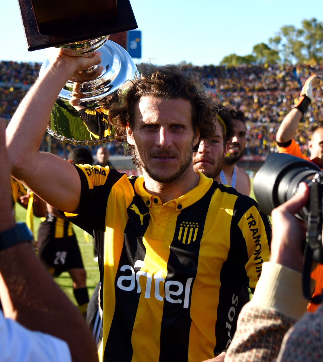 Él vino solo, sin hashtag y salió Campeón.