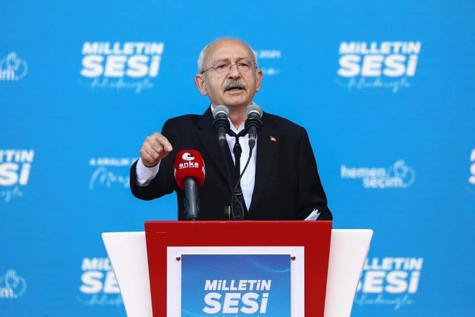 Teşekkürler Sayın Genel Başkanım..
#TeşekkürlerKılıçdaroğlu

#KYK borçlarının faizini kaldırarak 5 milyon öğrencinin yükünü hafifleten Sayın Genel Başkanımız #KemalKılıçdaroğlu’na teşekkür ederim.
#Türkiye seni bekliyor...