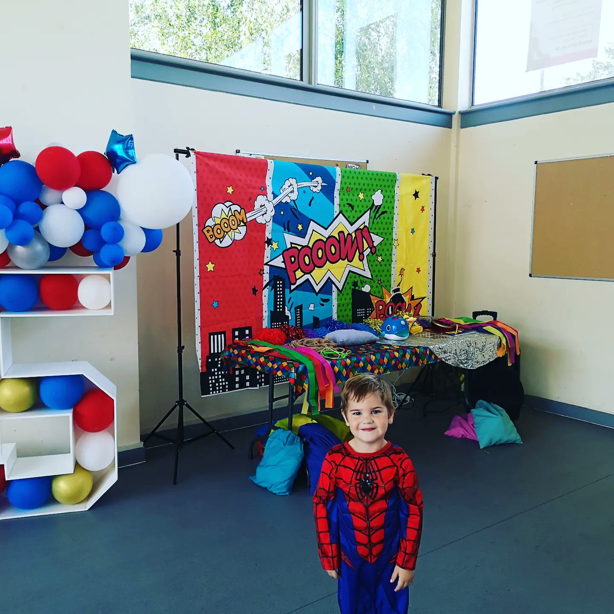 We had an amazing time at this super fun #superheroparty this weekend! Thanks for having us!! 
#childrensentertainers #kidsparties #kidspartyideas