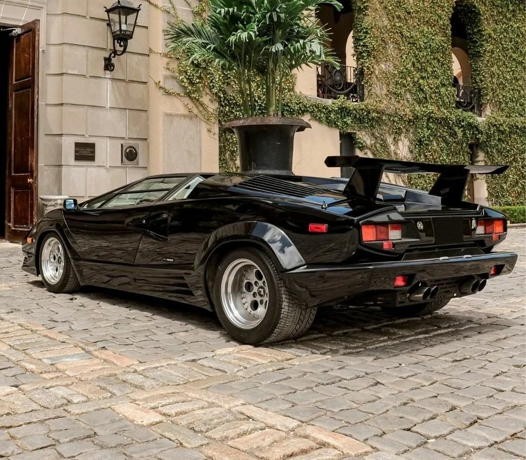 Lamborghini Club tweet media