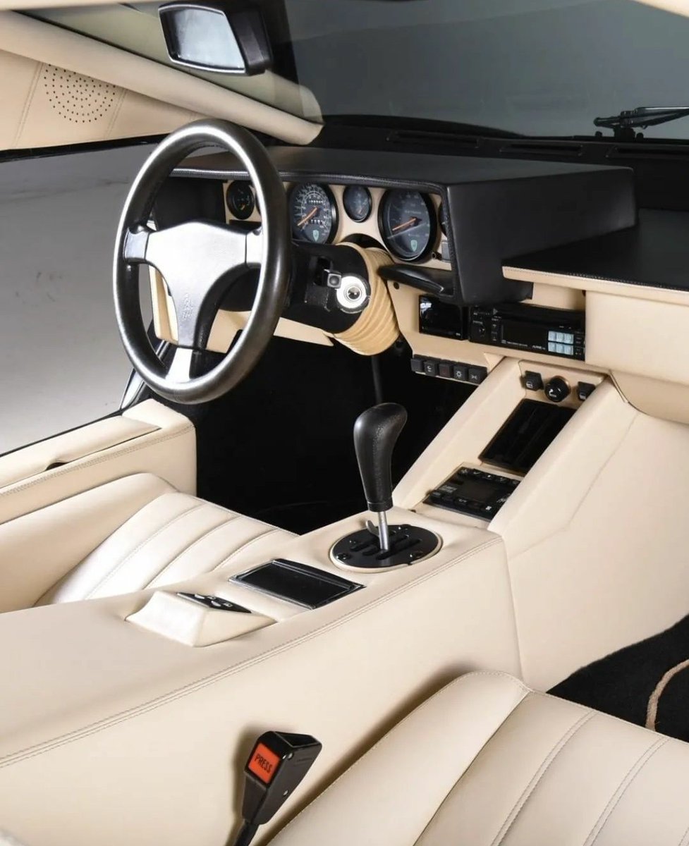 Lamborghini Club tweet media