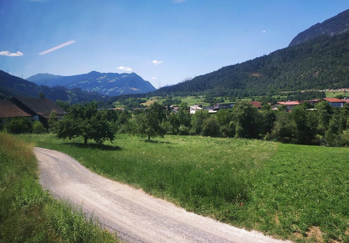 PetrOcelik's tweet image. Taking my favourite conference train trip from Zurich again after 3 years. The views are as beautiful as ever. #flyless #viewmore