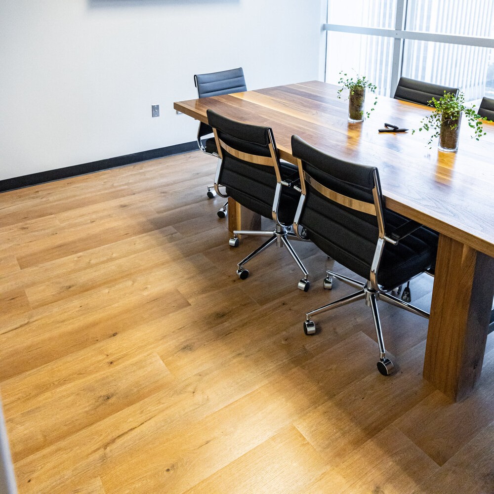 Teknoflor's tweet photo. Nature's Tile and Plank HPD is a biophically inspired coordinating collection, perfect for any commercial space. 🌱 

The collection is bio-polyurethane based, chlorine-free with natural minerals like chalk and castor oil.  #biophilicdesign #floors #environmentallyfriendly https://t.co/j4lQChvujs