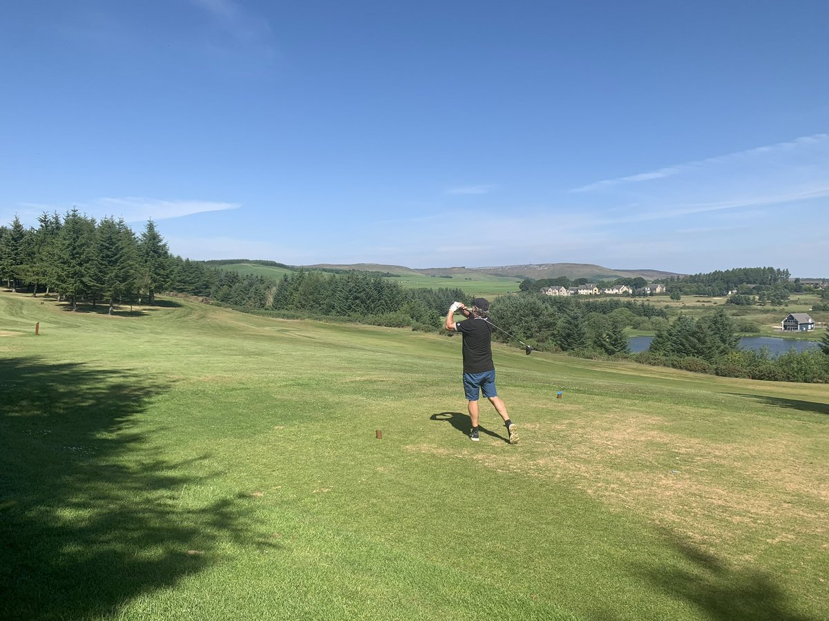 joskeijsper's tweet photo. Heerlijk die hitte! Ook in Schotland wordt gewaarschuwd voor de warmte. Code groen!! GOLFEN….. Lekker hoor in de warmte! Blijer mee dan regen, kou, wind, sneeuw! #geen #klaagtweet #blii #hitte #heerlijk https://t.co/FEbLuuFWgV