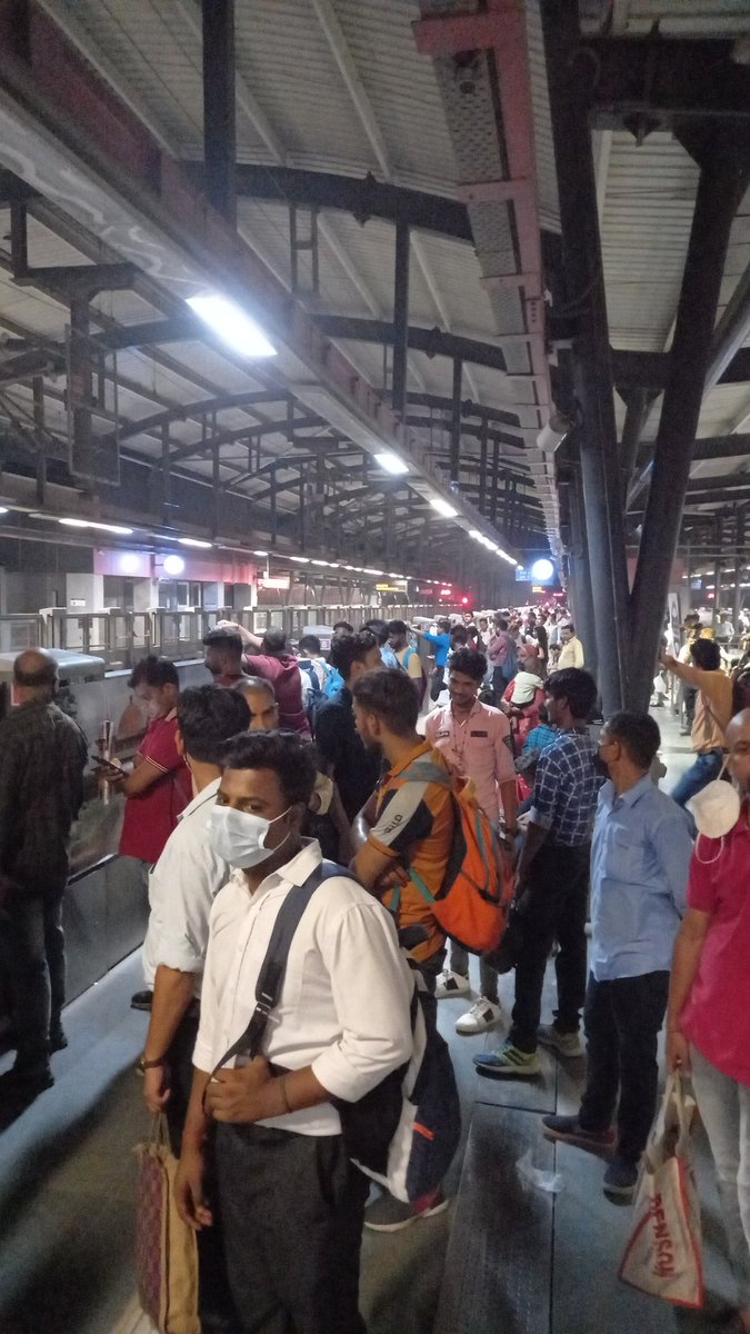 AdvRabiKumar's tweet photo. Everyday services are being delayed on this route regularly after 8PM. Kindly do the needful. https://t.co/xeeHhMcPM1