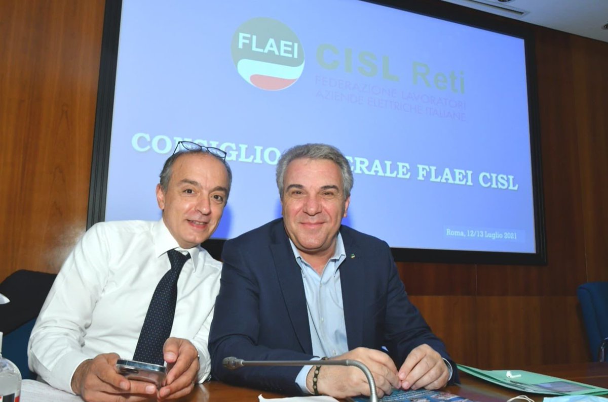 CislNazionale's tweet image. #LuigiSbarra: “Complimenti alla @flaeicisl per la firma del Ccnl molto innovativo del Settore Elettrico che difende i salari,introduce nuove tutele utili alla transizione energetica, punta su formazione e partecipazione dei lavoratori per migliorare qualità del lavoro e servizio”