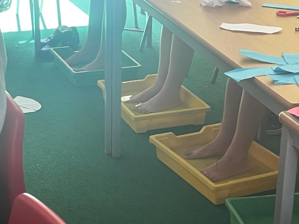 HeybridgeSchool's tweet photo. Doing all we can to keep your children cool 🔴⚪️ @HeybridgeSchool https://t.co/qHIScsGYuY