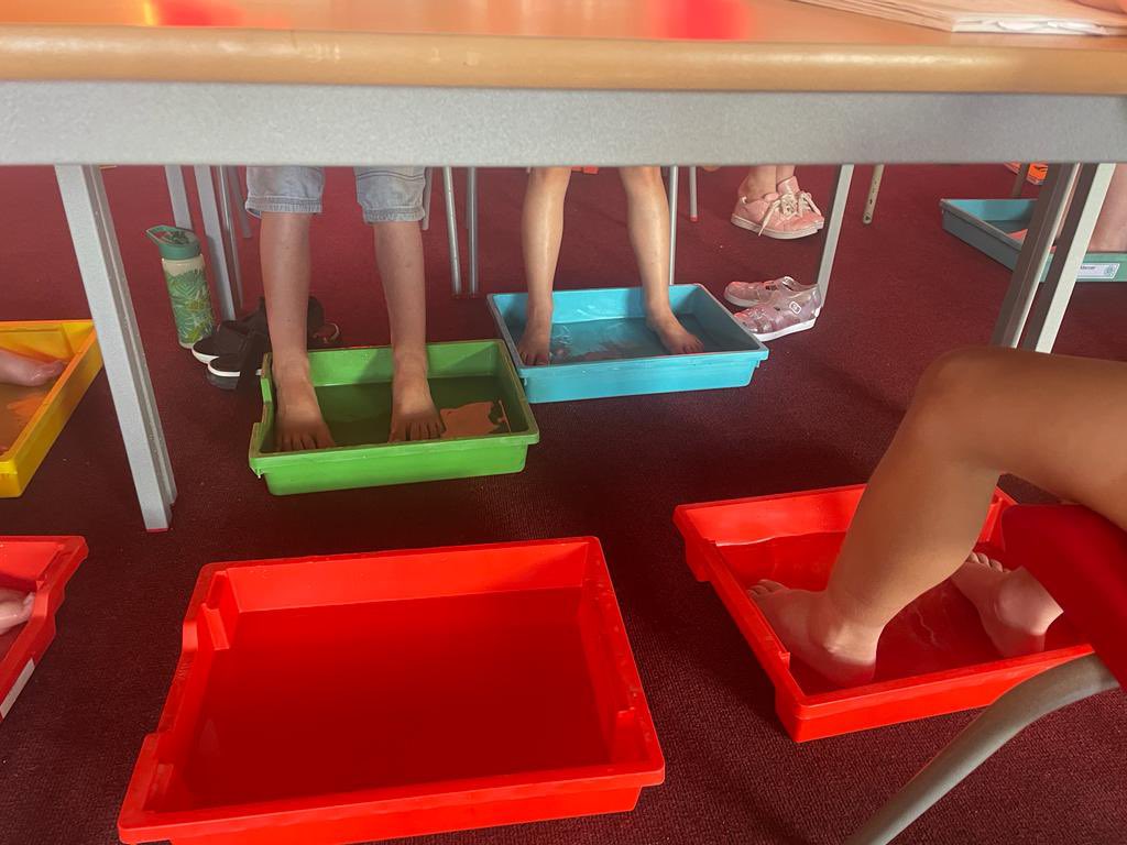 HeybridgeSchool's tweet photo. Doing all we can to keep your children cool 🔴⚪️ @HeybridgeSchool https://t.co/qHIScsGYuY