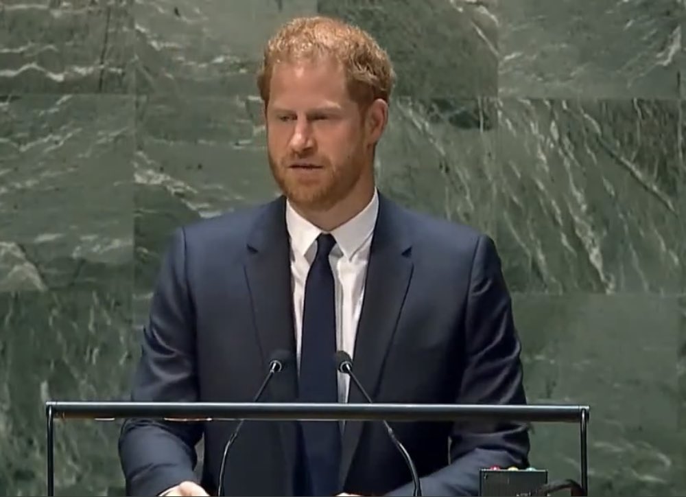 “Never give up the battle even in the darkest hour.” - Nelson Mandela to his son, quoted by Prince Harry during keynote address at the UN. #NelsonMandelaInternationalDay #PrinceHarryAtTheUN #HarryandMeghan