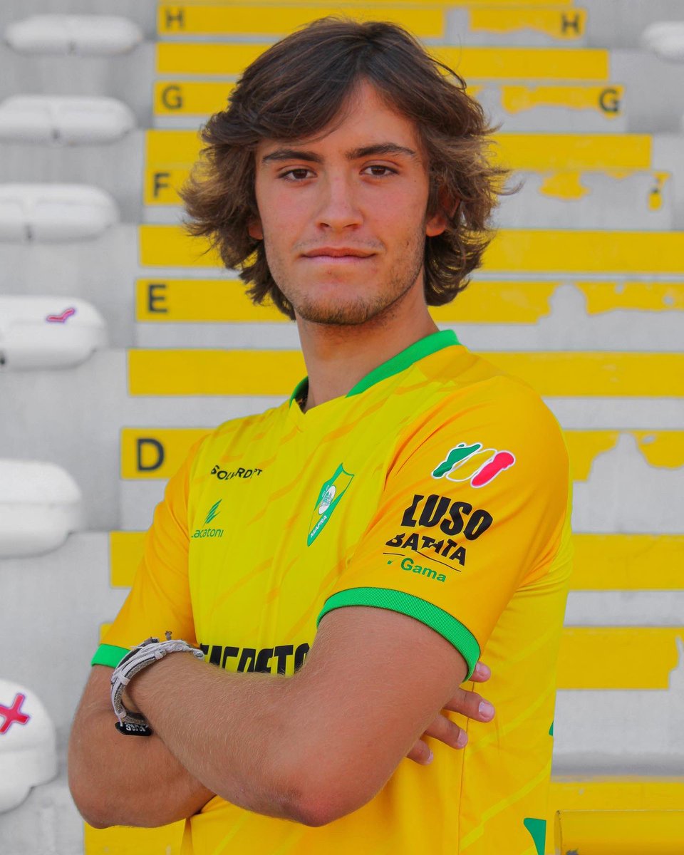 Gonçalo Silva é reforço 🙌

📝 O médio de 19 anos, ex-Torreense chega a Mafra para envergar o #ConventoAoPeito na equipa 𝐒𝐔𝐁-𝟐𝟑 da #LigaRevelação