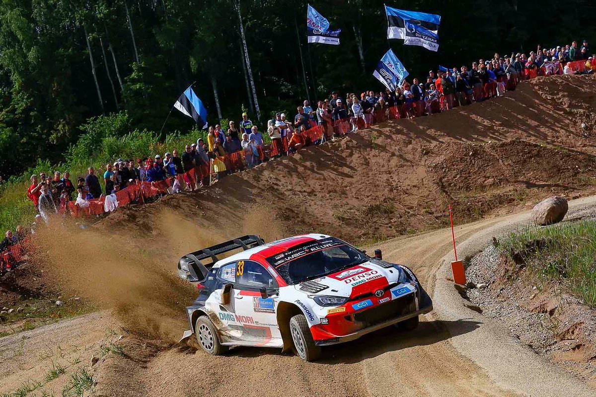 Toyota_Turkiye's tweet photo. Toyota GAZOO Racing takımı, Estonya Rallisi’nde zorlu bir galibiyet mücadelesi vererek ilk iki sırayı elde etti. İki aracımızla da podyumda yerimizi aldık. 👊🏼 💪🏻 #Toyota #ToyotaGazooRacing https://t.co/rrNcRjhMHX