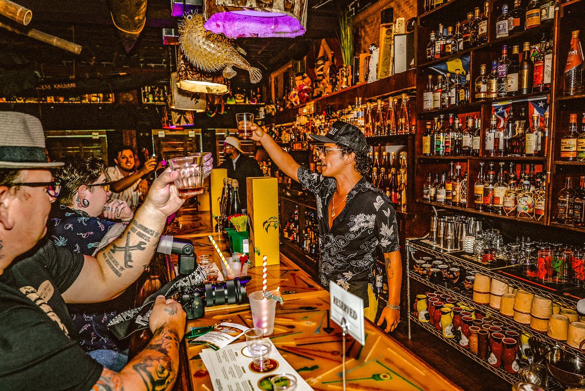 Last week <a href="/BrunoMars/">Bruno Mars</a> popped into <a href="/porcolounge/">porco</a> with his <a href="/SelvaReyRum/">SelvaRey Rum</a>.  #thisiscle