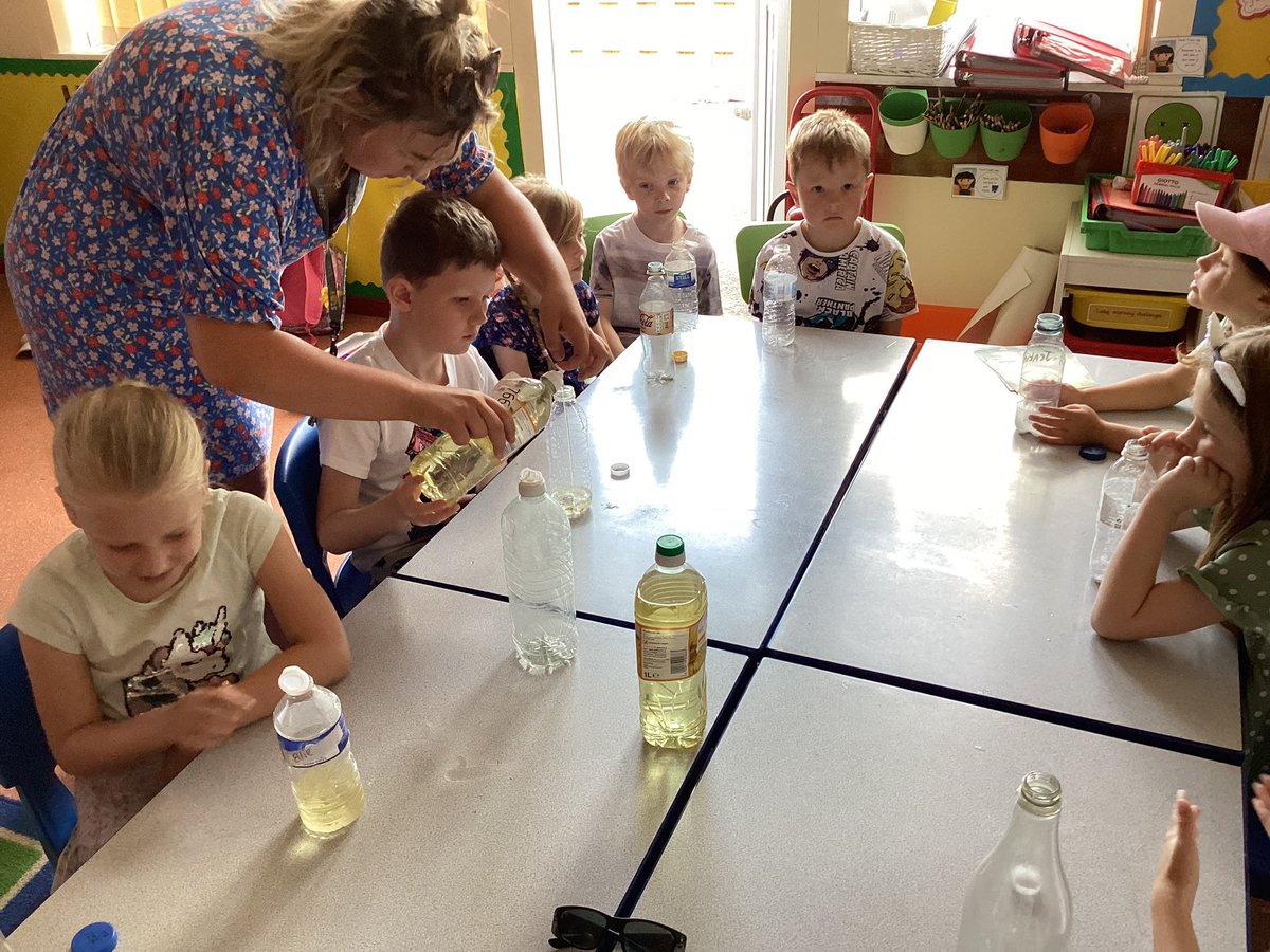 CGIPhillips's tweet photo. We made lava lamps out of recycled plastic bottles! We loved watching them go! #CGISCITECH @EcoCgi https://t.co/DS9l1588YP
