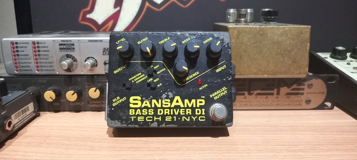 Kak ots <a href="/midiahn/">TOYOTA</a> Titip jual FX.
- Boss TU-3 
- Boss Noise Suppressor NS2
- Boss GEB-7
- SansAmp Bass Driver V1