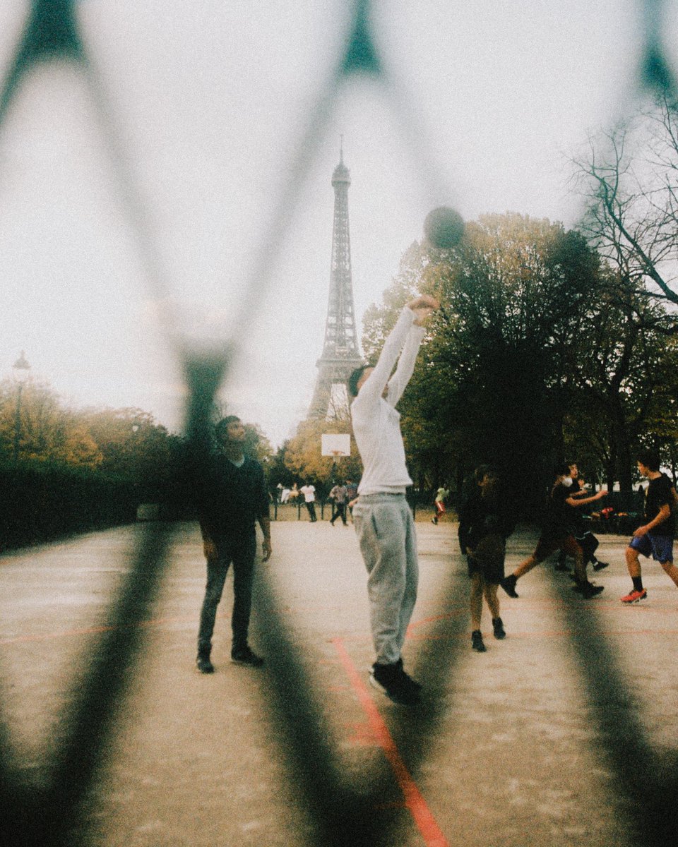 kamvachonn's tweet photo. Life in Paris https://t.co/IGOiWoy1WP