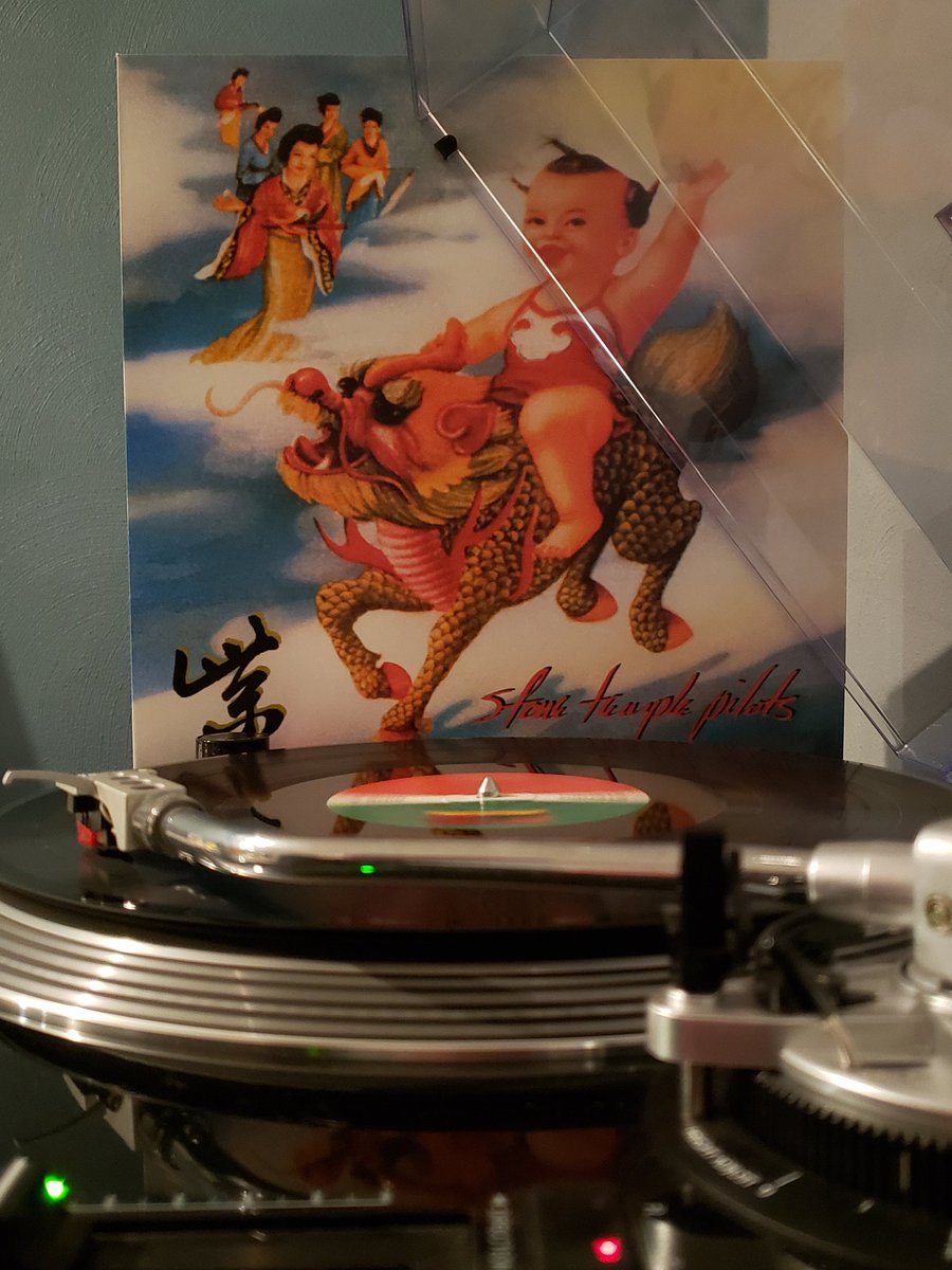 NowSpinningKL's tweet photo. Stone Temple Pilots - Purple (1994).
2013 MOV reissue.
#nowspinning #vinyl #altock #stonetemplepilots https://t.co/oHXwoIF7wh