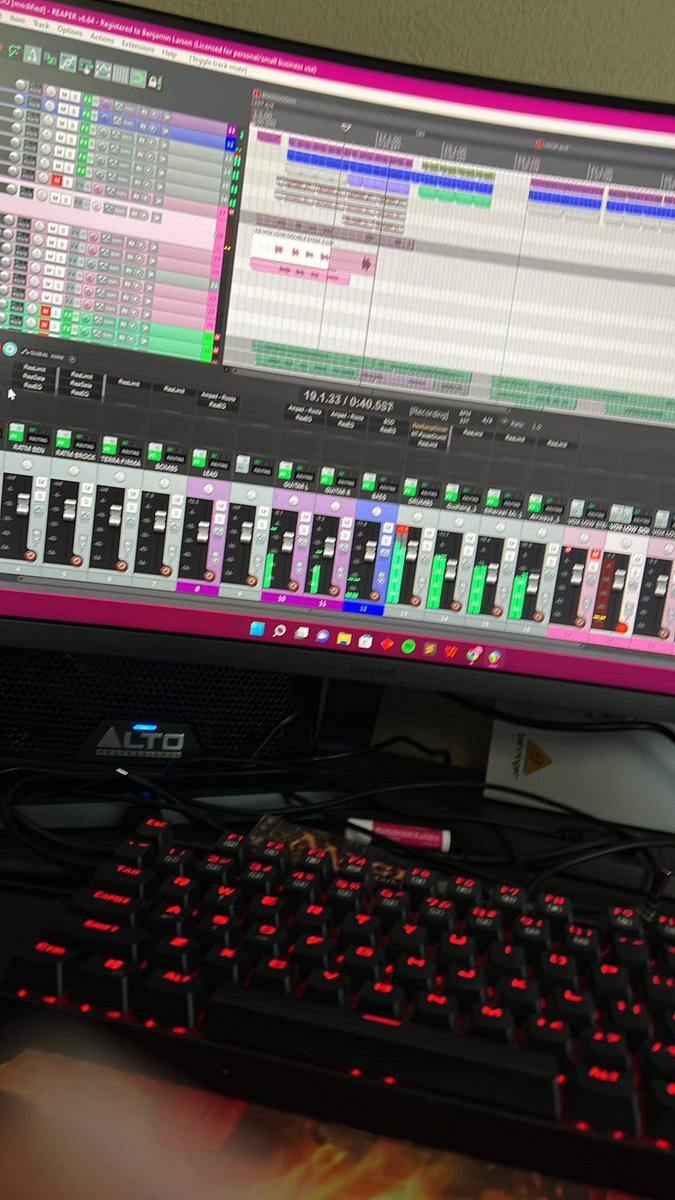 EmptyGravesQC's tweet photo. In the studio! New single coming soon! https://t.co/wguPAVaiMk
