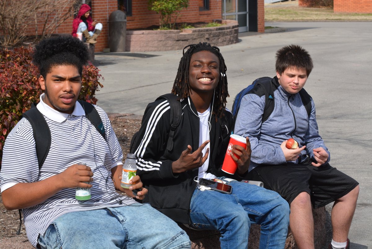 Allpsschool's tweet photo. Smiling and chilling at lunch! #forallpsbyallps #fps #allps https://t.co/lXa8HTocNM