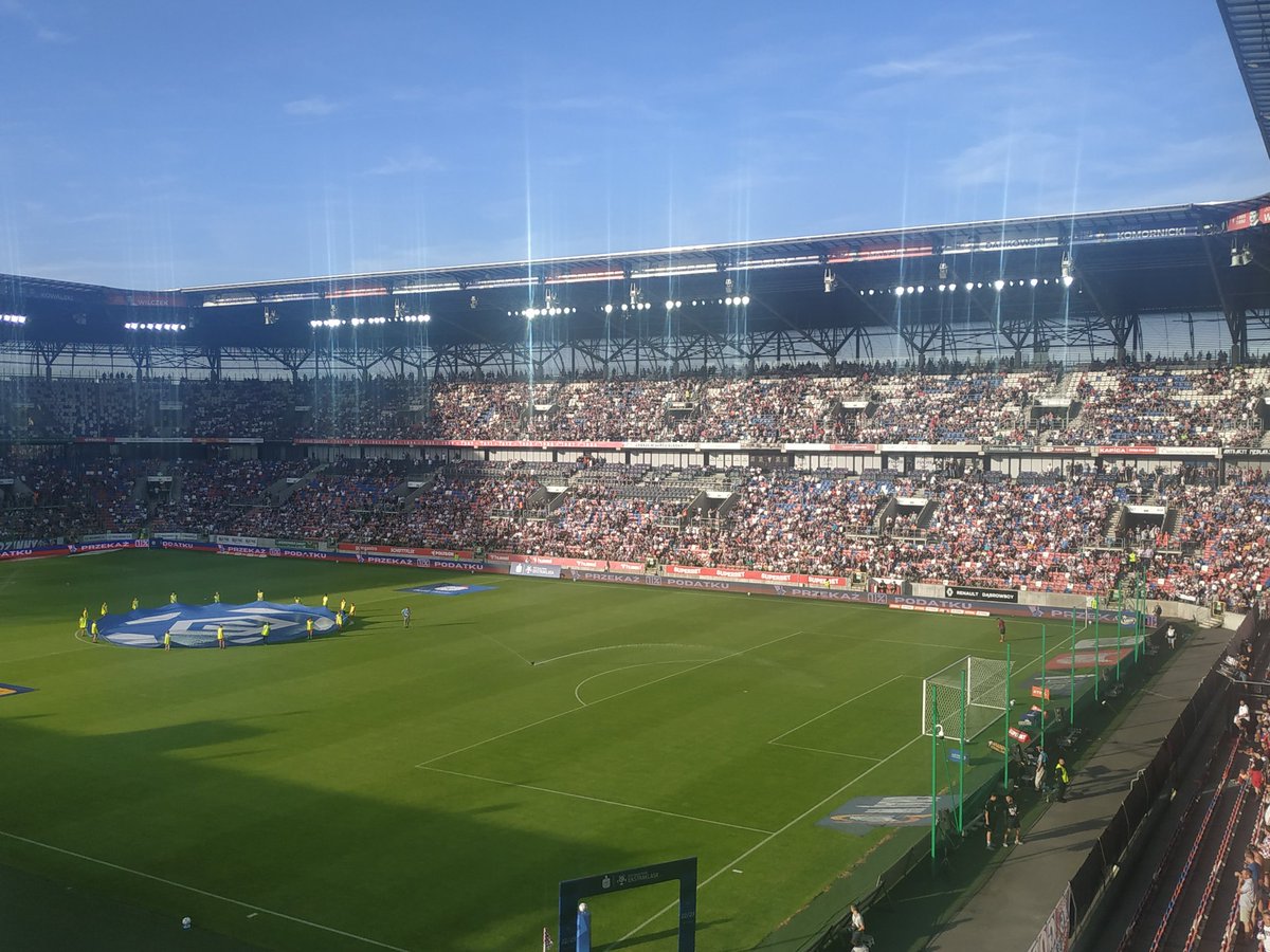 DLesnikowski's tweet photo. Inauguracja sezonu w Zabrzu tuż tuż #GORCRA https://t.co/PBUlLzo6KV
