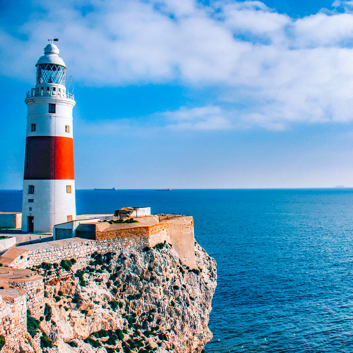 CrucerosPlus's tweet photo. ¿Te gustaría ver los amaneceres o las puestas de sol en tus ciudades favoritas?  
Si tu respuesta es sí, ahora imagínate viajando en un crucero donde tienes todo en un solo lugar.  
Conoce el crucero Odyssey of the Seas y navega por el Mediterráneo. 
#crucerosplus #mediterraneo https://t.co/H2Yabtgely
